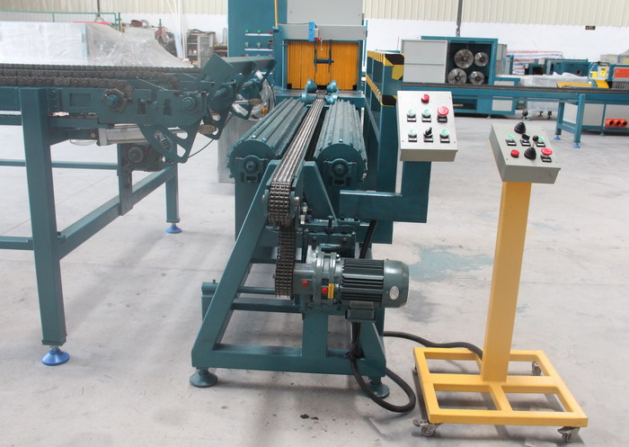 加工車(chē)間現(xiàn)場(chǎng)-裝配-調(diào)試機(jī)械現(xiàn)場(chǎng)圖片