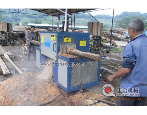 四川省-雅安-鋸方木加工現場