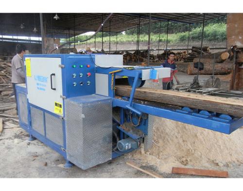 云南省-耿馬縣-能鋸圓木方木200機(jī)現(xiàn)場